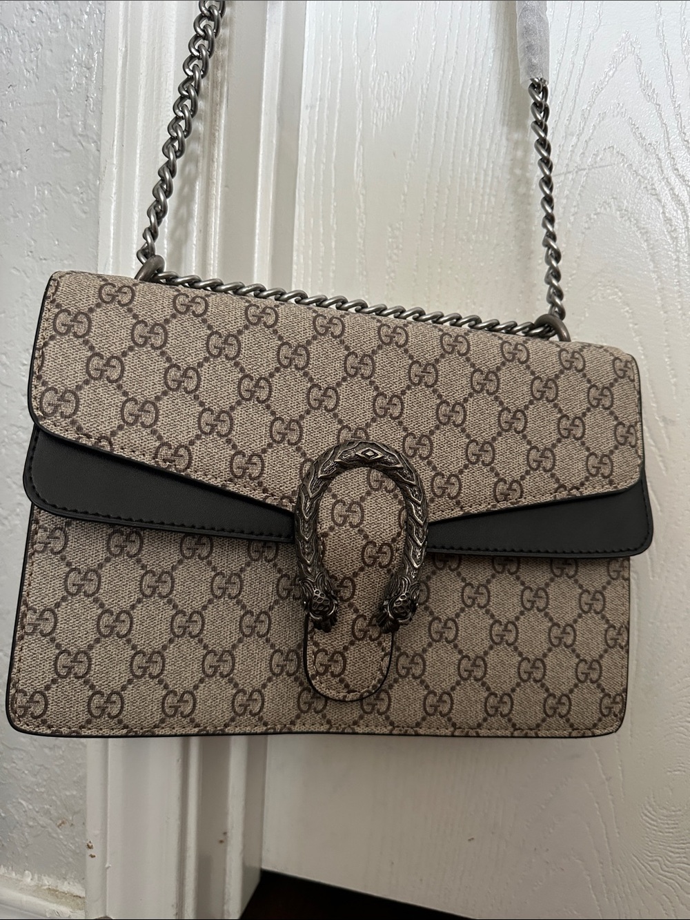 Gucci Beige GG Supreme Shoulder Bag with Black Accent & Silver Hardware - Picture 3 of 6